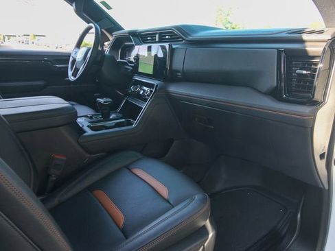 Used 2025 GMC Sierra 1500 AT4 w/ AT4 Premium Package AWD/4WD image 23