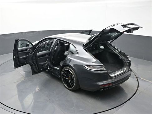 Certified 2023 Porsche Panamera 4 w/ Assistance Package image 29