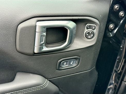 Used 2023 Jeep Wrangler Unlimited Sahara w/ Cold Weather Group image 19