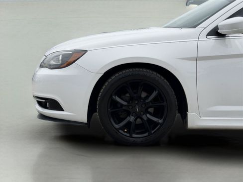 Used 2014 Chrysler 200 Limited w/ Sun/Sound Group FWD image 9