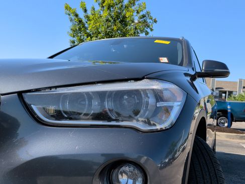 Used 2017 BMW X1 xDrive28i AWD/4WD image 3