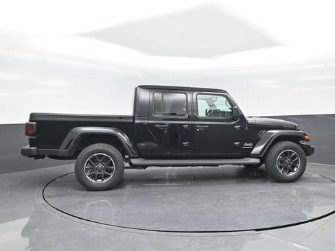 Used 2022 Jeep Gladiator Overland w/ Popular Equipment Package AWD/4WD image 3