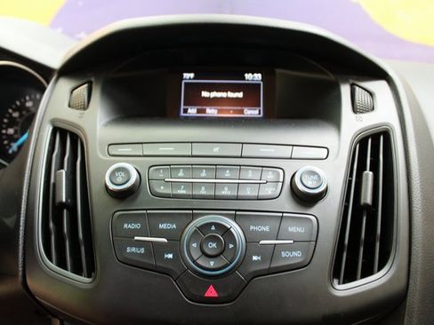 Used 2018 Ford Focus SE image 17