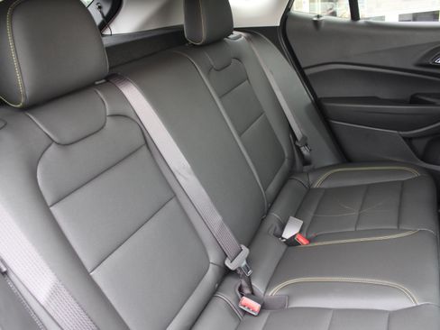 New 2026 Chevrolet Trax ACTIV w/ Sunroof Package FWD image 17