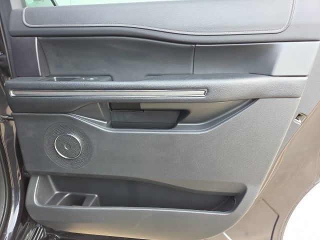 Used 2024 Ford Expedition Max XLT RWD image 19