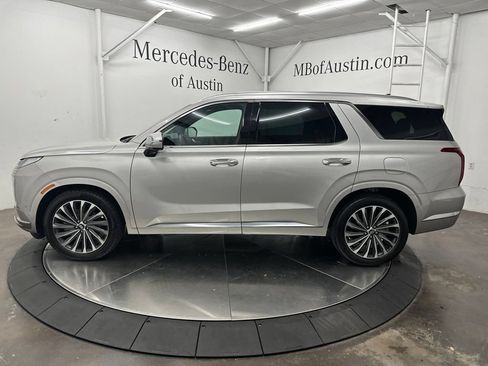 Used 2025 Hyundai Palisade Calligraphy FWD image 4