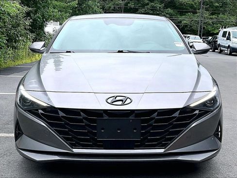 Used 2023 Hyundai Elantra SEL w/ Convenience Package FWD image 2