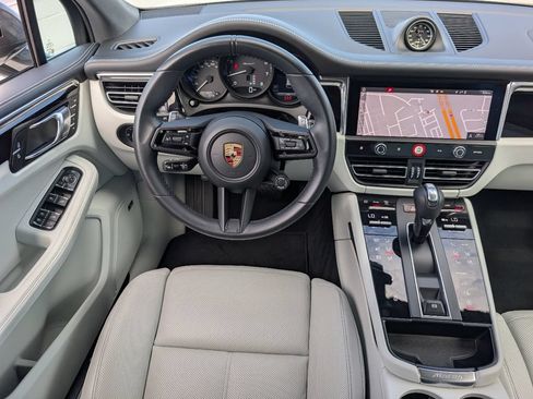 Used 2025 Porsche Macan Turbo AWD/4WD image 19
