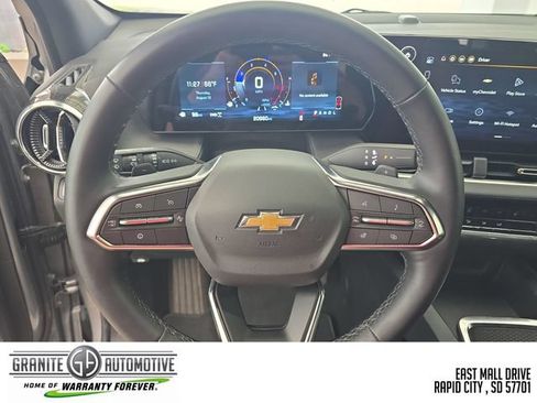 Used 2026 Chevrolet Equinox LT AWD/4WD image 15
