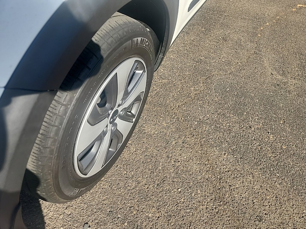 Used 2022 Kia Niro LX FWD image 14