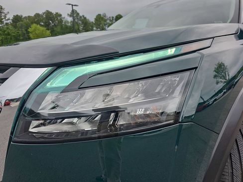 Used 2025 Nissan Pathfinder SL w/ SL Premium Package FWD image 37