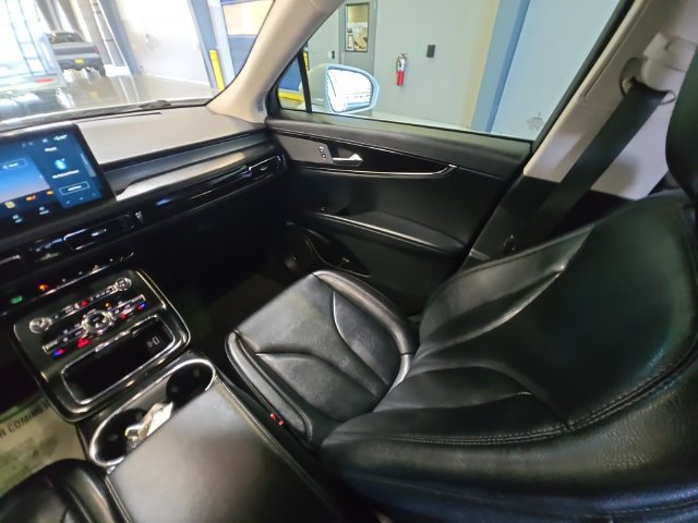 Used 2021 Lincoln Nautilus AWD image 29