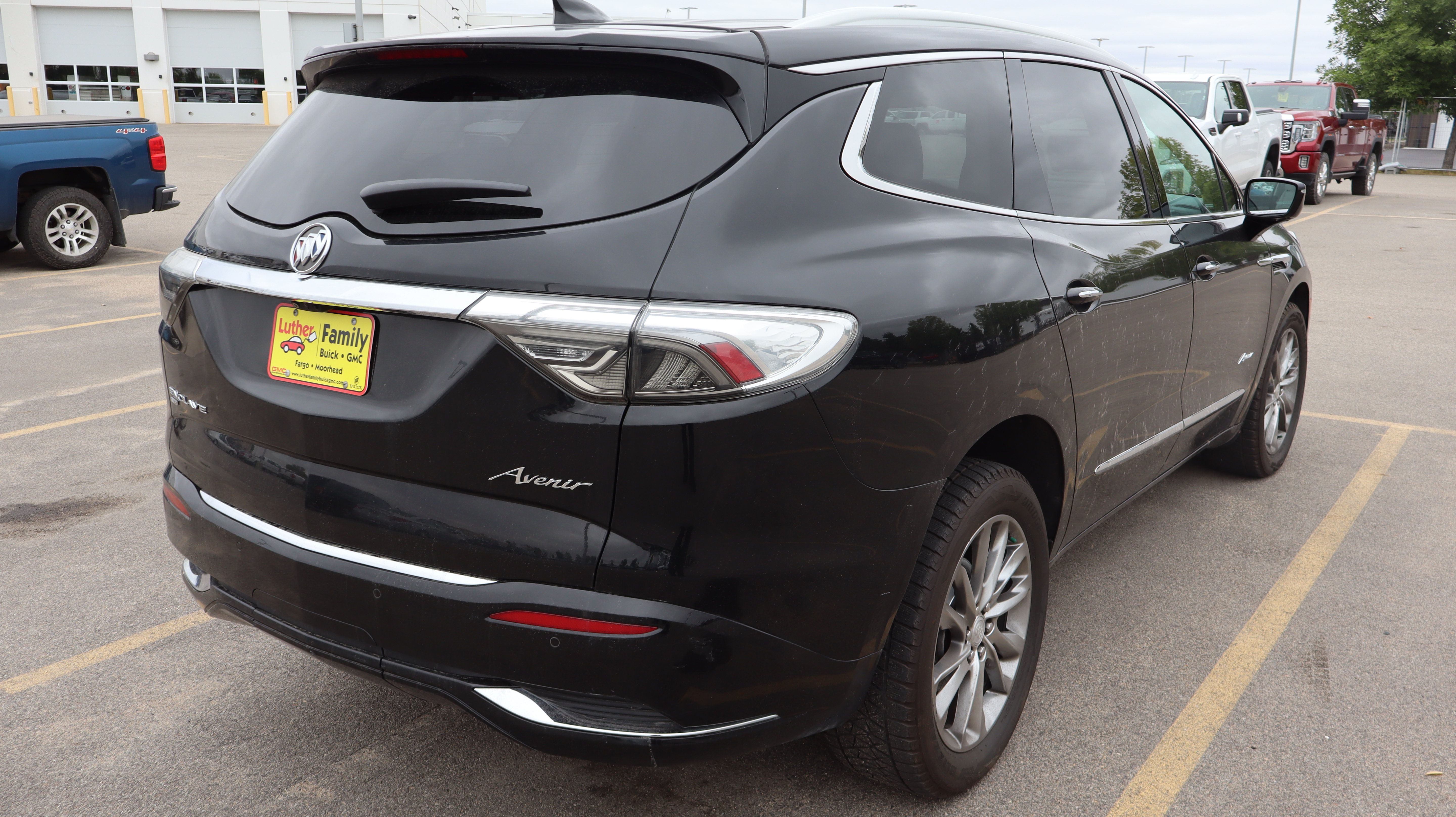 Certified 2022 Buick Enclave Avenir w/ Avenir Technology Package AWD/4WD image 6