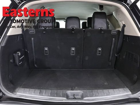 Used 2023 Nissan Pathfinder SL w/ Lighting Package (N92) AWD/4WD image 9