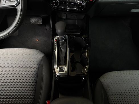 Used 2025 Chevrolet Trax LT FWD image 14