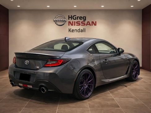Used 2023 Toyota GR86 Premium w/ ALL Weather Mat Package (TMS) RWD image 2