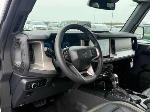 New 2025 Ford Bronco Outer Banks image 4