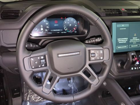 New 2026 Land Rover Defender 110 X-Dynamic SE AWD/4WD image 17