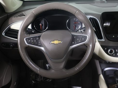 Used 2022 Chevrolet Malibu Premier FWD image 35