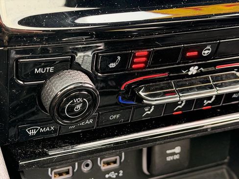 Used 2024 Jeep Grand Cherokee Altitude image 20