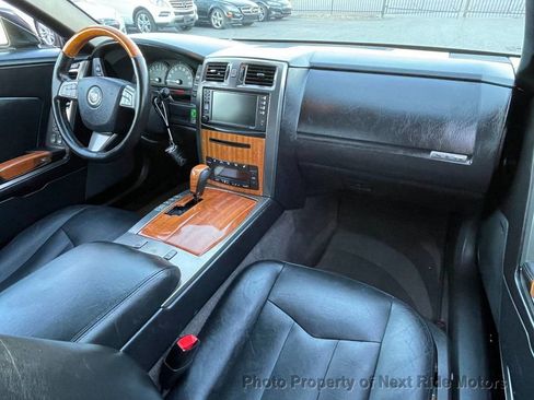 Used 2008 Cadillac XLR RWD image 16