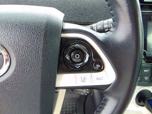 Used 2017 Toyota Prius Three Touring w/ Carpet Mat Package FWD image 17
