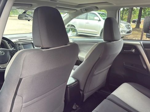 Used 2015 Toyota RAV4 XLE AWD/4WD image 16