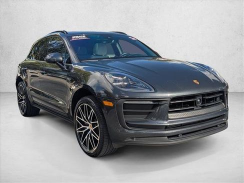 Used 2024 Porsche Macan image 3