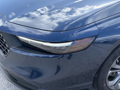 Used 2024 Honda Accord EX image 2