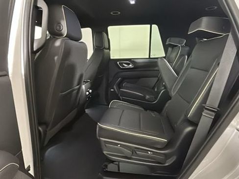 Used 2023 GMC Yukon SLT w/ SLT Luxury Package AWD/4WD image 26