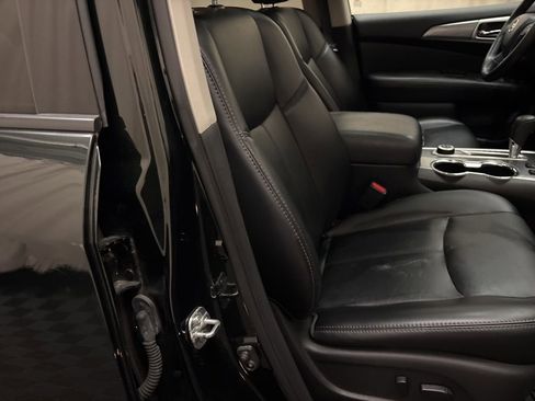 Used 2019 Nissan Pathfinder SL w/ SL Premium Package image 28