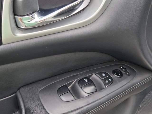 Used 2020 Nissan Pathfinder S FWD image 14