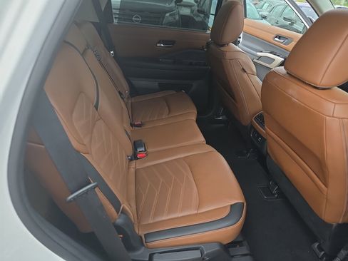 Used 2023 Nissan Pathfinder Platinum w/ Cargo Package FWD image 14