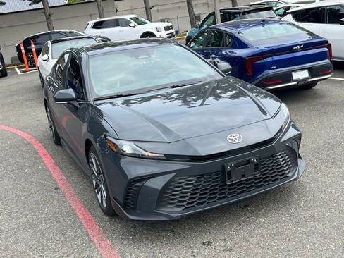 Used 2025 Toyota Camry SE w/ Convenience Package AWD/4WD image 5