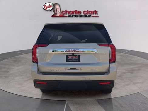 Used 2024 GMC Yukon XL SLE RWD image 4