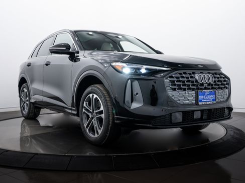 New 2025 Audi Q5 Premium Plus image 2