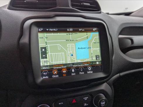 Used 2023 Jeep Renegade Latitude image 24