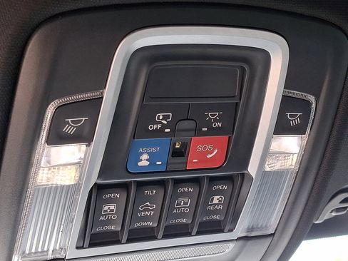 Used 2023 RAM 1500 Big Horn AWD/4WD image 32
