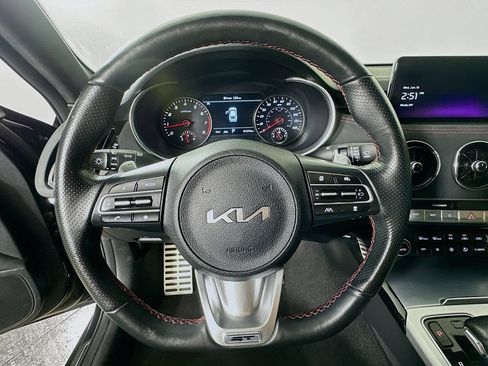 Used 2023 Kia Stinger GT2 RWD image 25