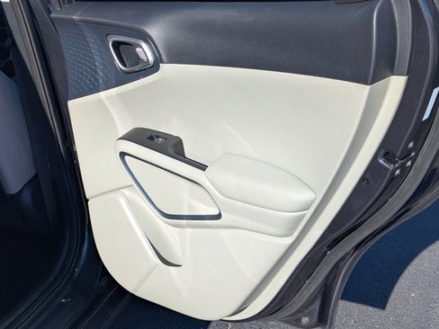 Used 2025 Kia Soul EX image 15