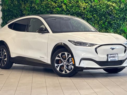 Used 2022 Ford Mustang Mach-E Premium image 1