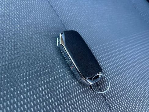 Used 2023 Kia Niro EX image 33