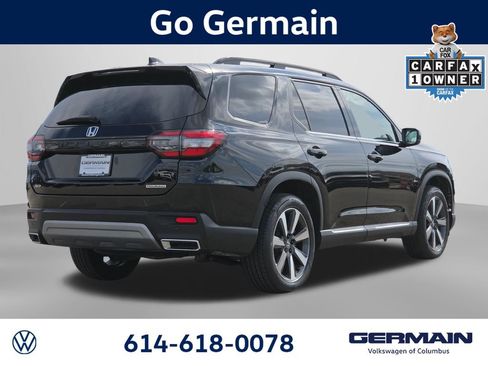 Used 2025 Honda Pilot Touring image 7