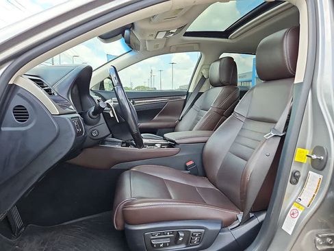 Used 2016 Lexus GS 350 w/ Luxury Package RWD image 12
