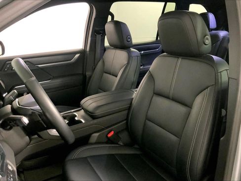 Used 2026 GMC Acadia Elevation w/ Elevation Premium Package FWD image 22