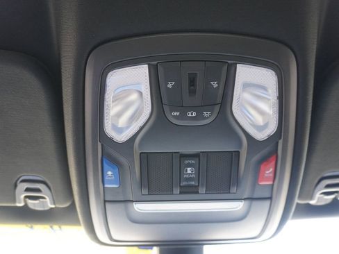 Used 2021 RAM 1500 Big Horn AWD/4WD image 17