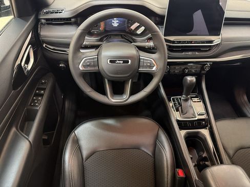 Used 2023 Jeep Compass Latitude w/ Sun and Sound Group AWD/4WD image 16