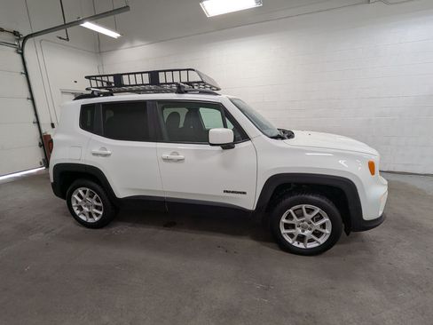 Used 2019 Jeep Renegade Latitude w/ Cold Weather Group AWD/4WD image 3