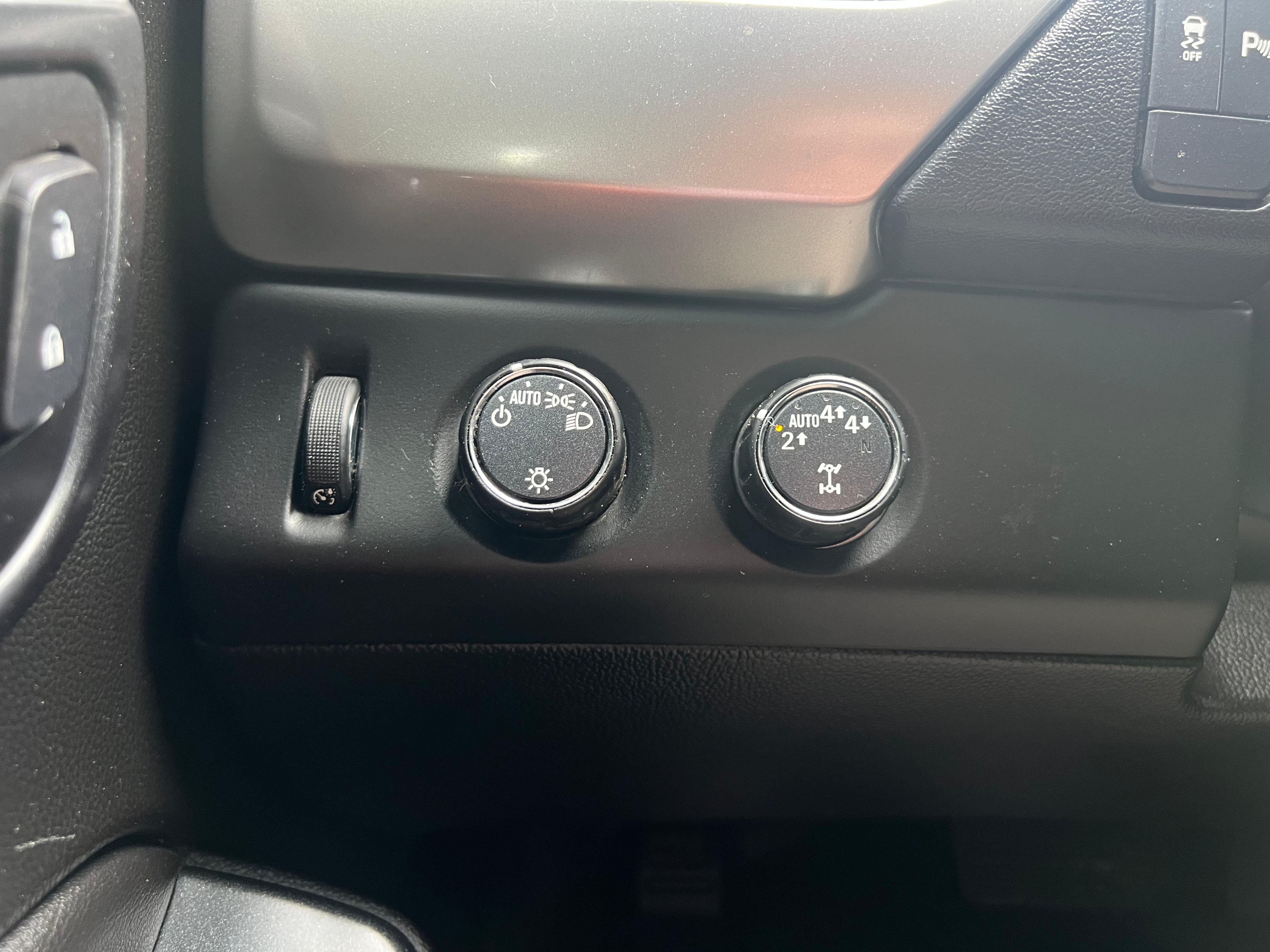 Used 2019 Chevrolet Tahoe 4WD image 23