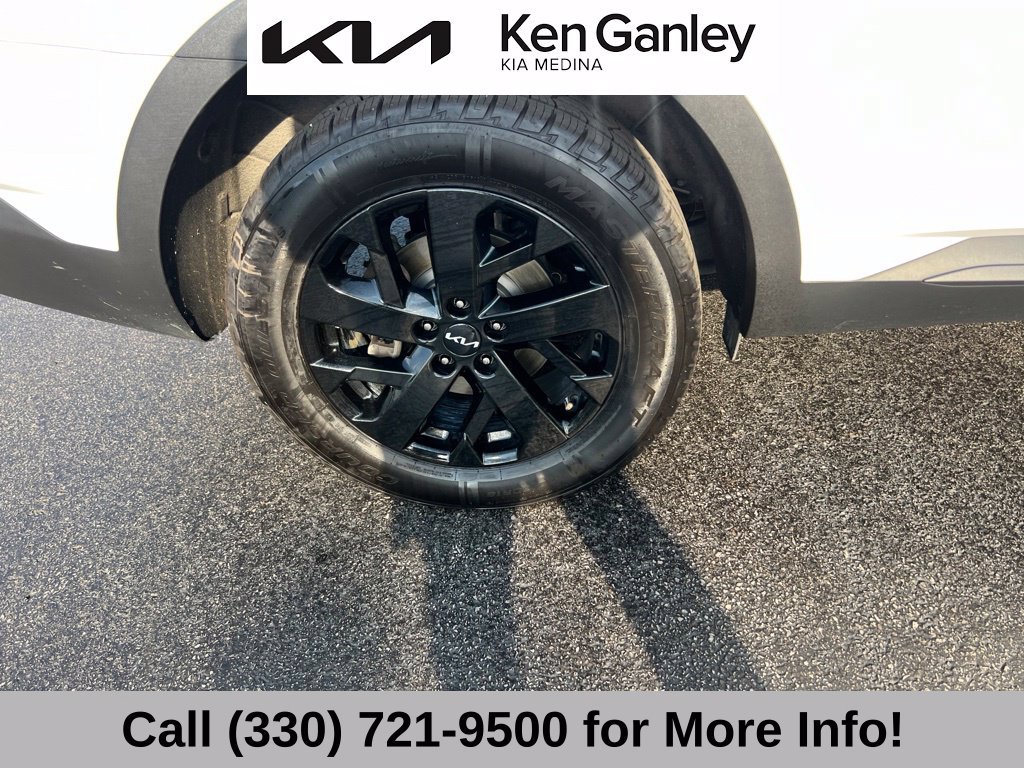 Certified 2023 Kia Sorento S w/ Panoramic Sunroof Package AWD/4WD image 21